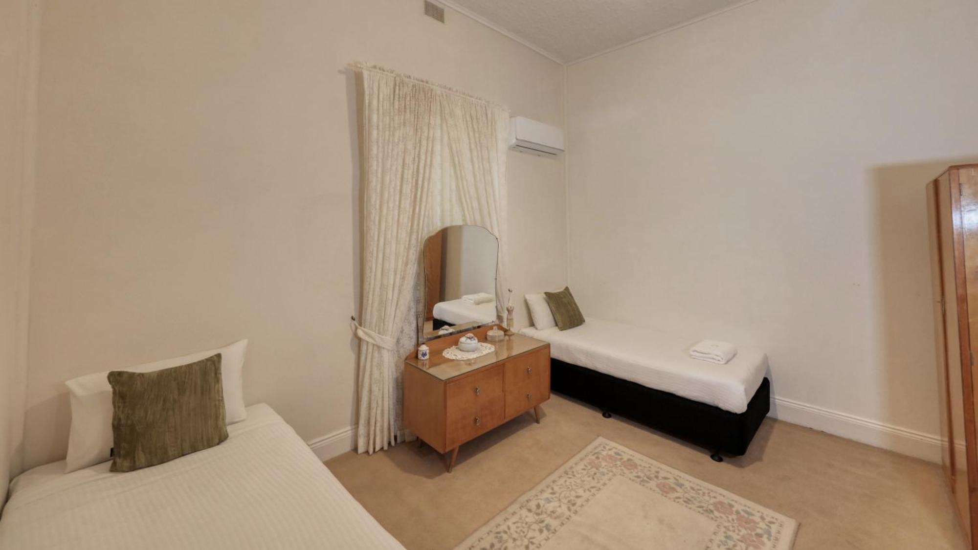 Charles Rasp Motor Inn & Cottages Брокен-Хилл Экстерьер фото