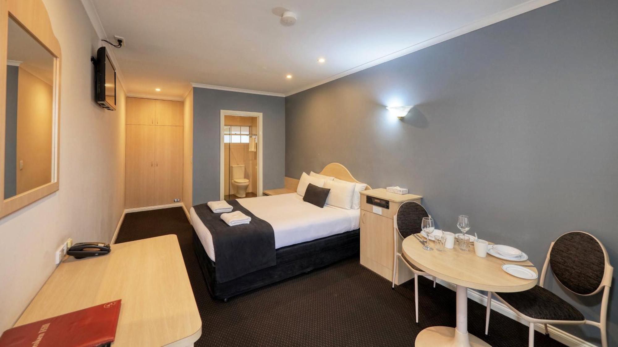 Charles Rasp Motor Inn & Cottages Брокен-Хилл Экстерьер фото