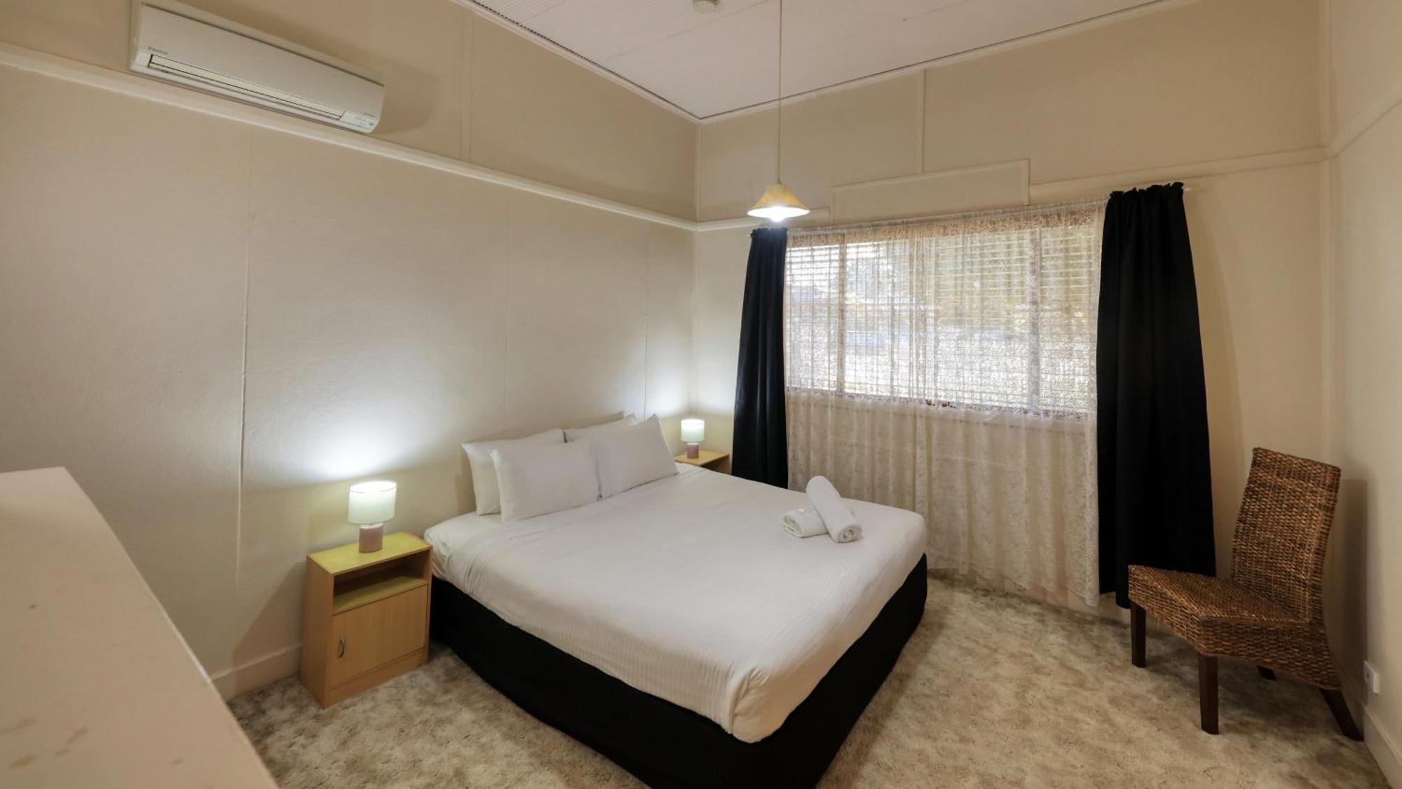 Charles Rasp Motor Inn & Cottages Брокен-Хилл Экстерьер фото