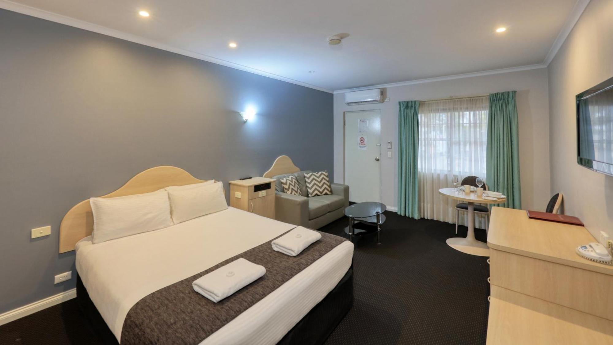 Charles Rasp Motor Inn & Cottages Брокен-Хилл Экстерьер фото
