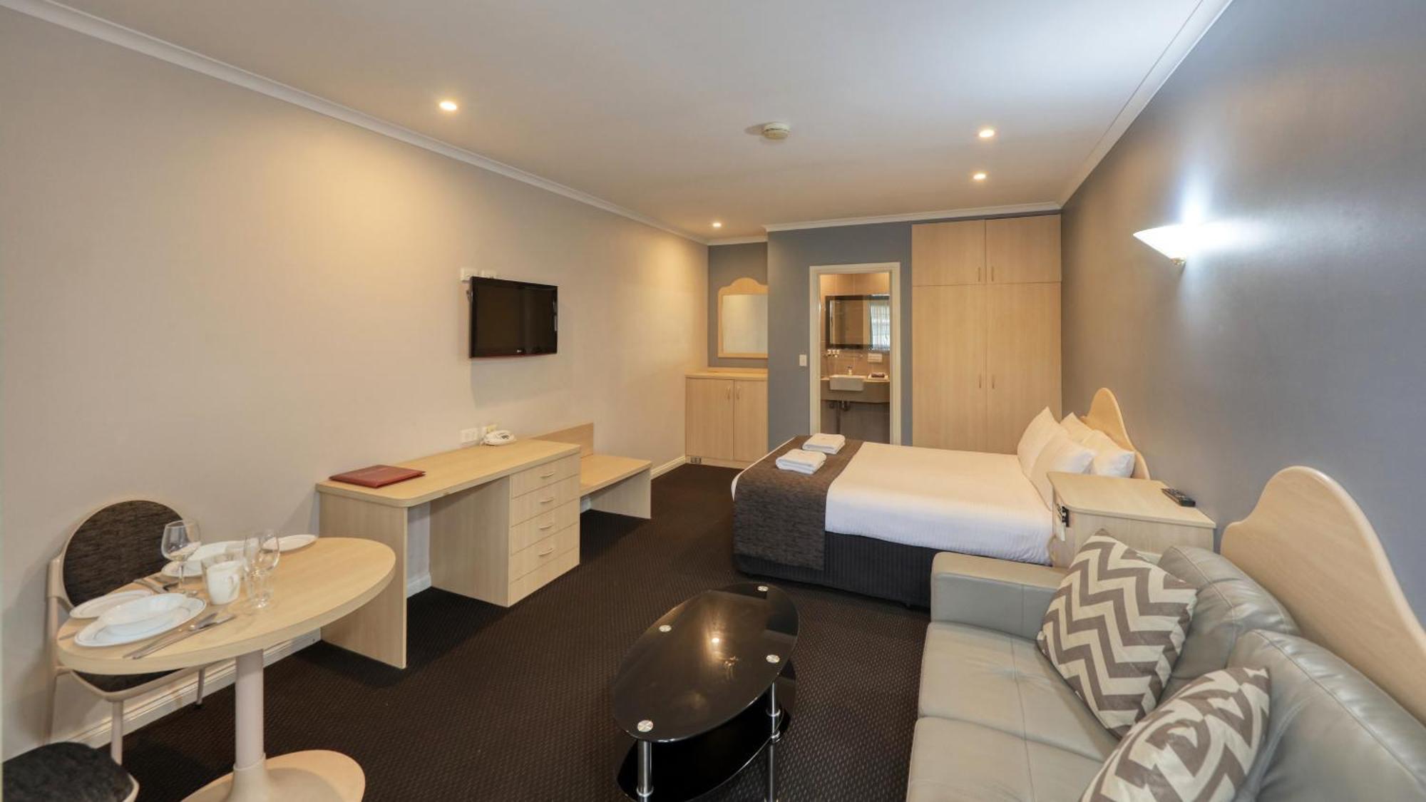 Charles Rasp Motor Inn & Cottages Брокен-Хилл Экстерьер фото