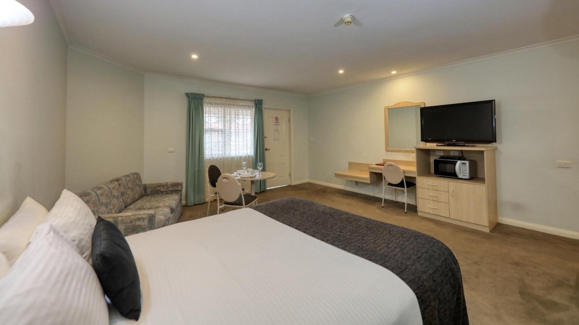 Charles Rasp Motor Inn & Cottages Брокен-Хилл Экстерьер фото
