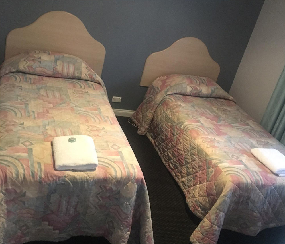 Charles Rasp Motor Inn & Cottages Брокен-Хилл Экстерьер фото