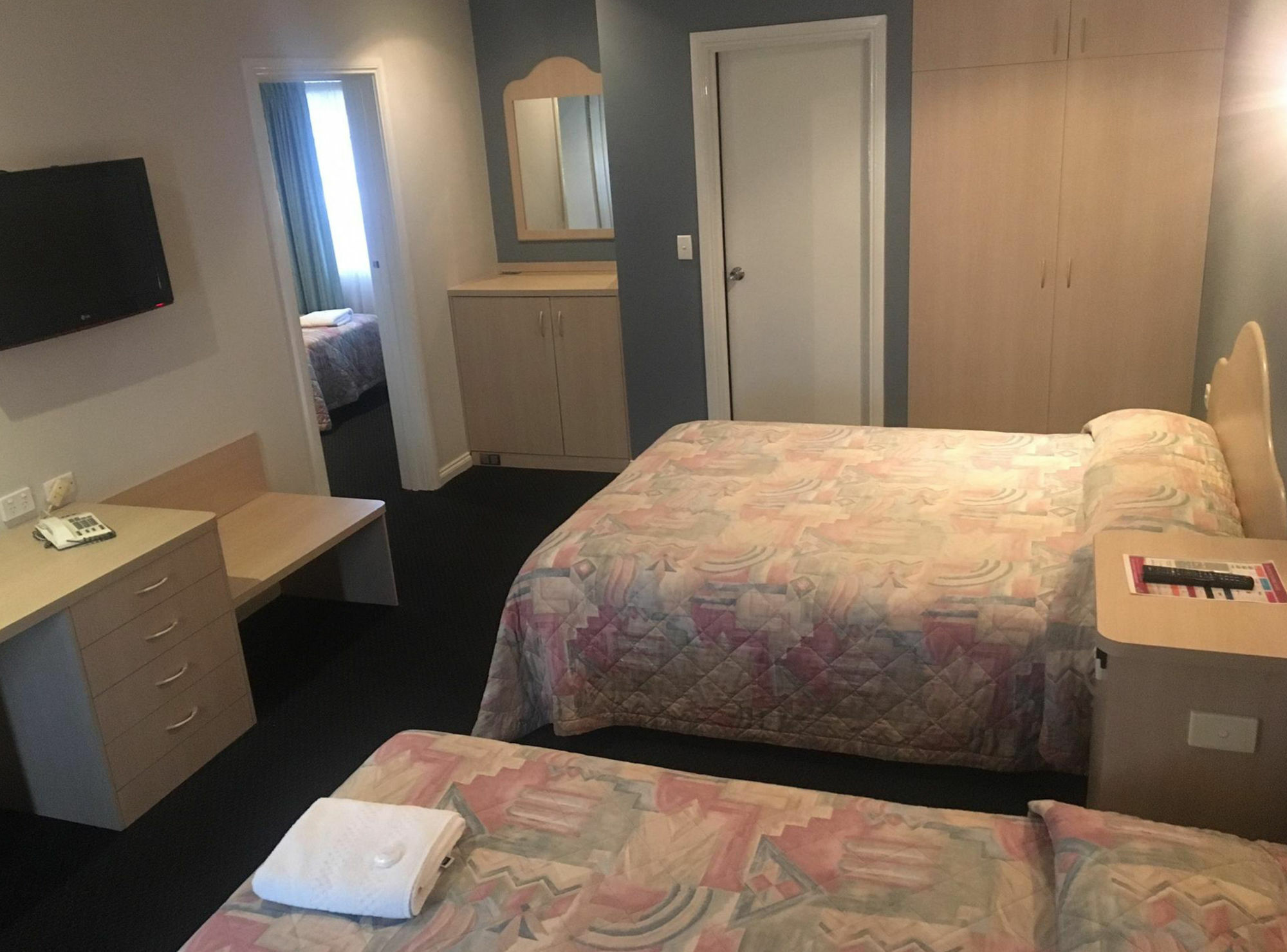Charles Rasp Motor Inn & Cottages Брокен-Хилл Экстерьер фото