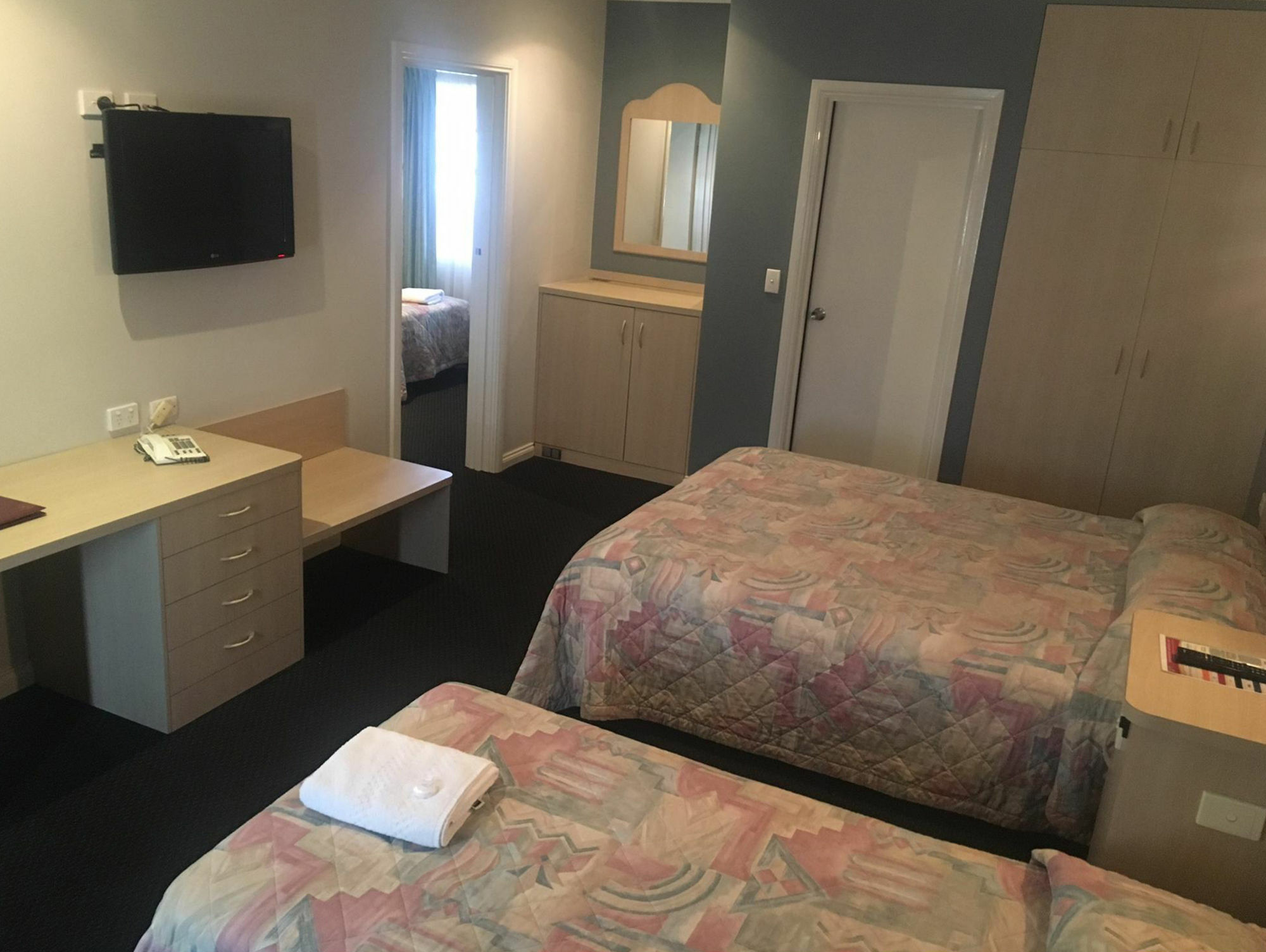 Charles Rasp Motor Inn & Cottages Брокен-Хилл Экстерьер фото